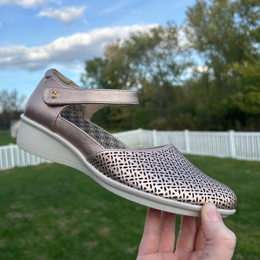 Revere Osaka Metallic Rose Laser Perforated Leather Strap Mary Janes 39 8
